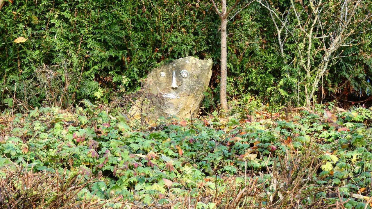 Schwalbennest * Weinsheim (Bitburg-Prum)